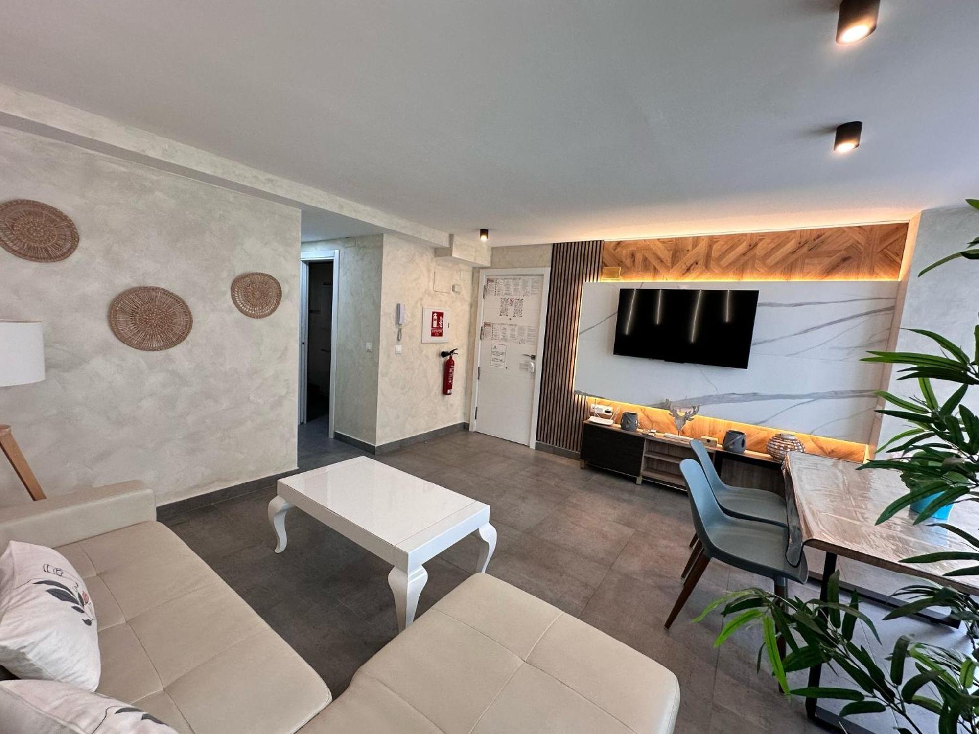 Playa Carihuela Apartamentos El Carmen Torremolinos Ngoại thất bức ảnh